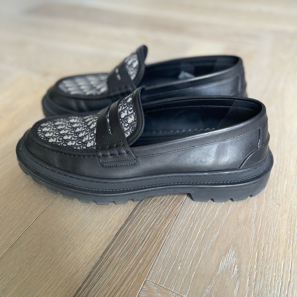 DIOR EXPLORER LOAFER size 42